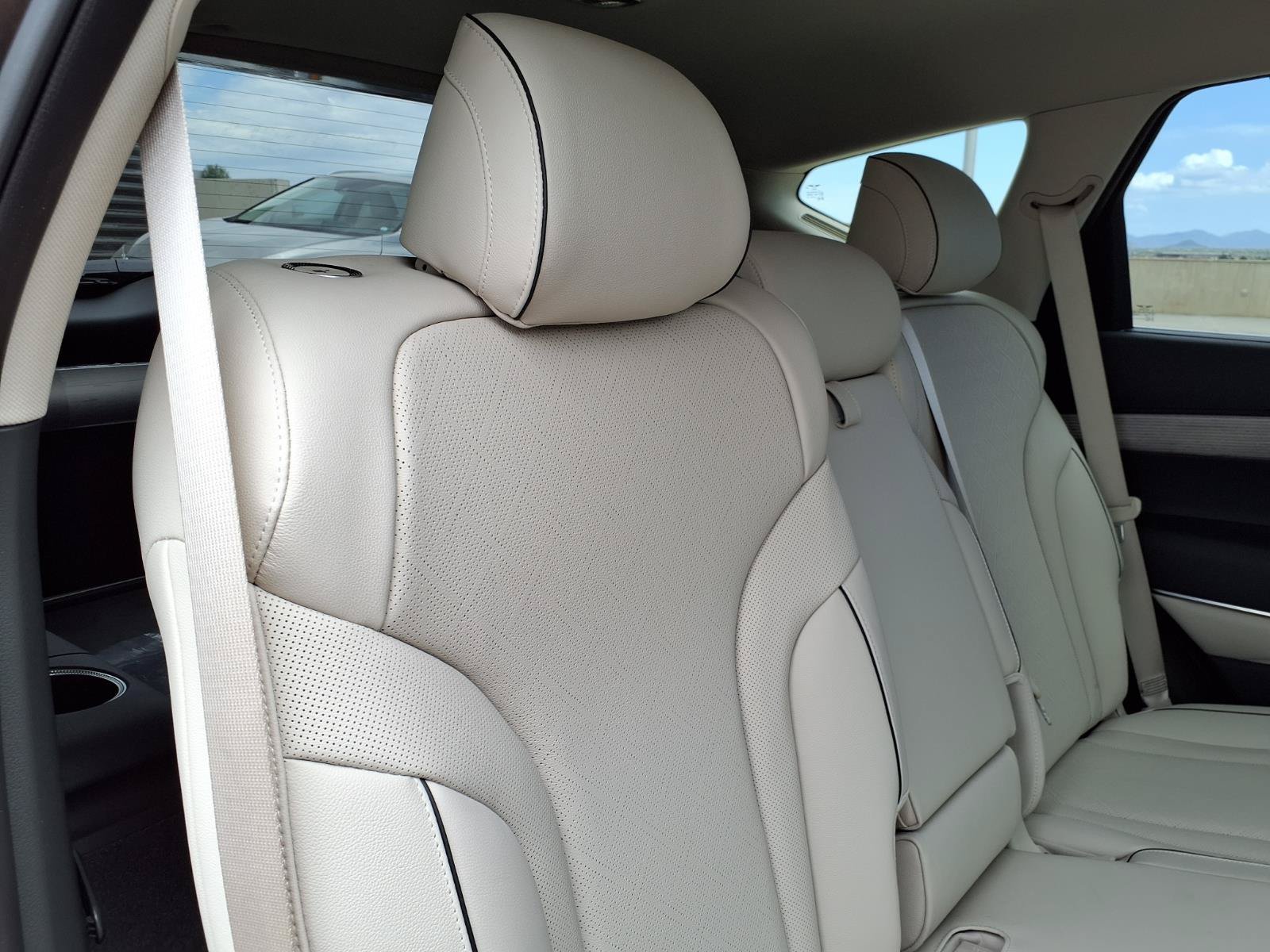 Certified 2026 Genesis GV80 2.5T Advanced AWD/4WD image 15