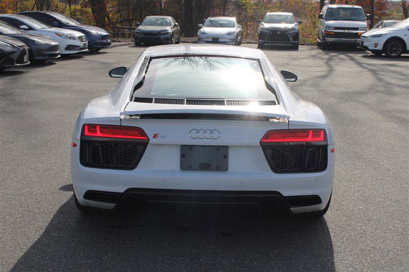 Used 2018 Audi R8 V10 w/ Carbon Exterior Package image 7