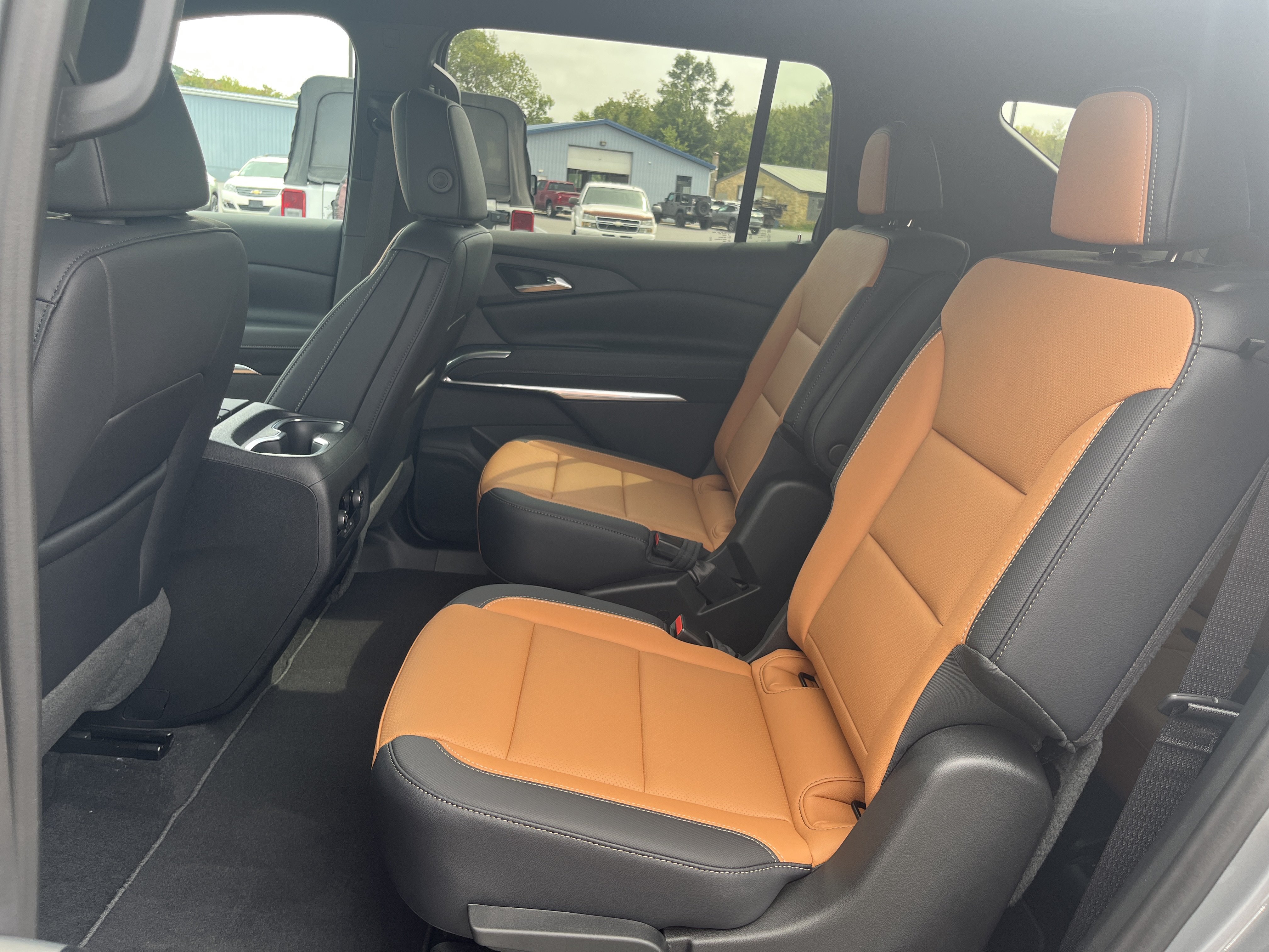 New 2027 Chevrolet Traverse Z71 w/ Driver Confidence Package AWD/4WD image 25