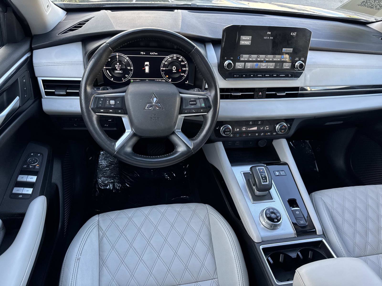 Used 2024 Mitsubishi Outlander SEL image 10