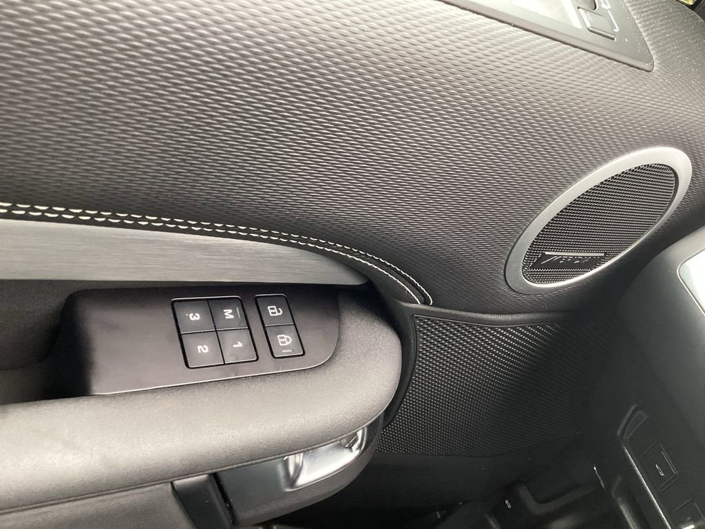 Used 2024 Land Rover Discovery Dynamic SE image 20