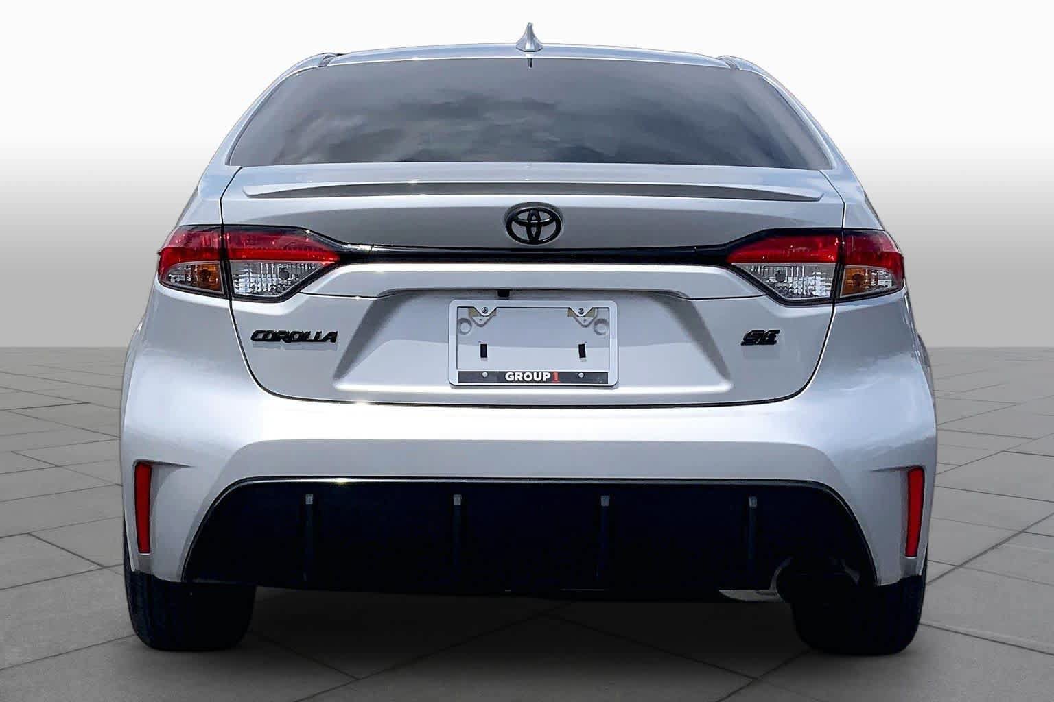 Used 2023 Toyota Corolla SE FWD image 5