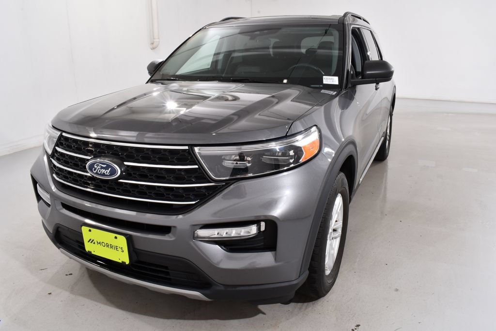 Used 2022 Ford Explorer XLT w/ Equipment Group 202A AWD/4WD image 2