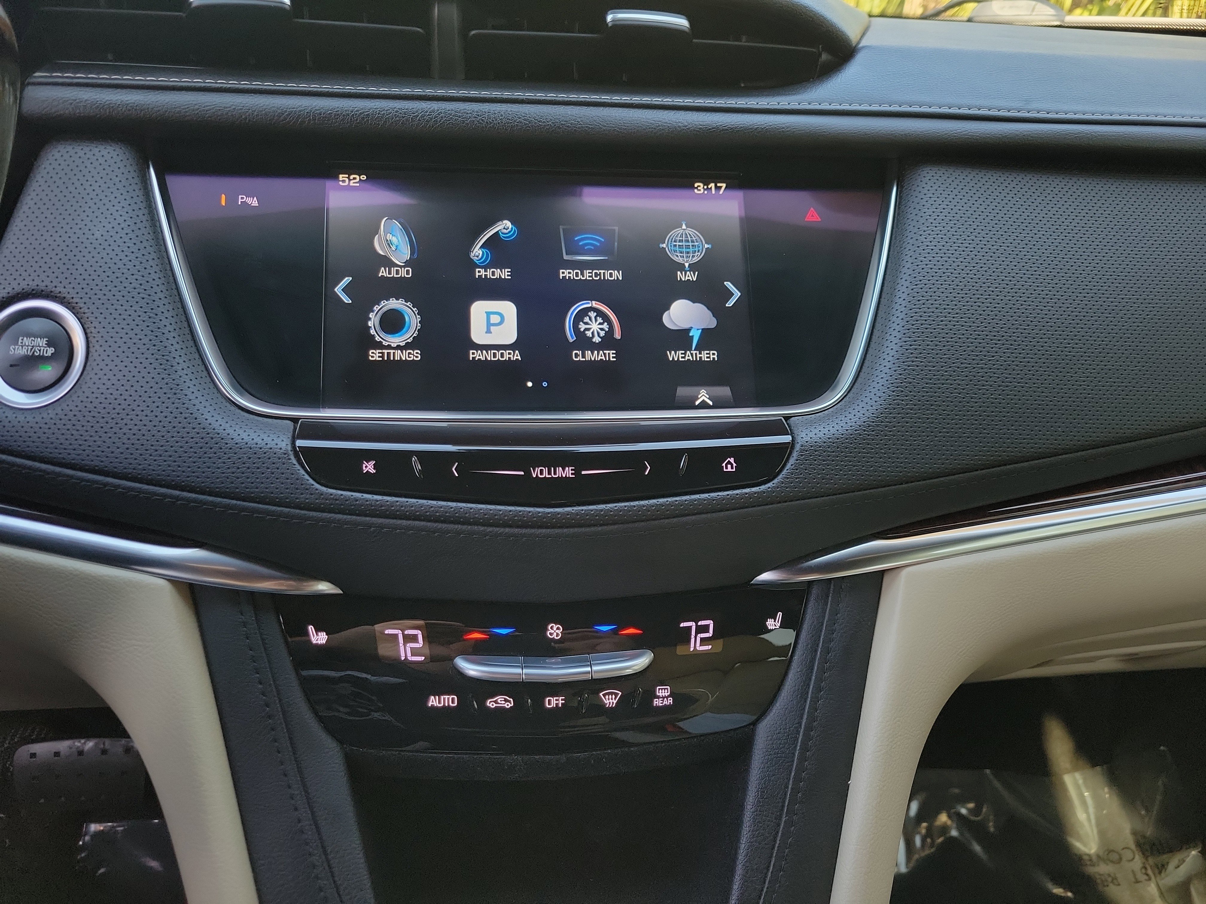 Used 2017 Cadillac XT5 Luxury w/ Driver Awareness Package image 21