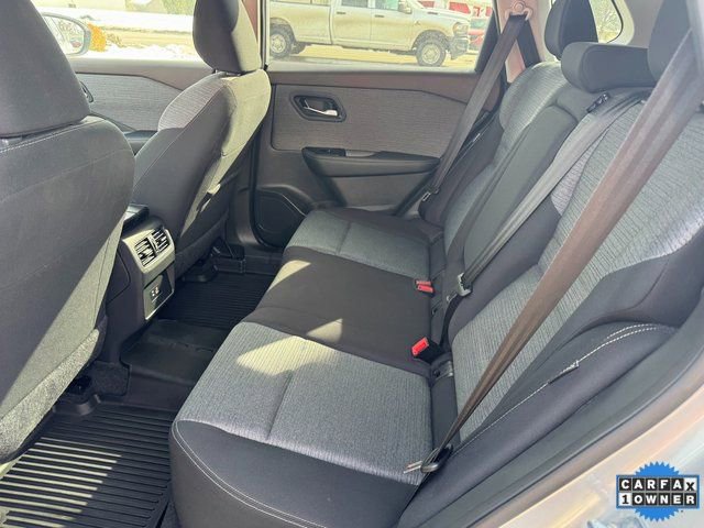 Used 2023 Nissan Rogue SV image 3