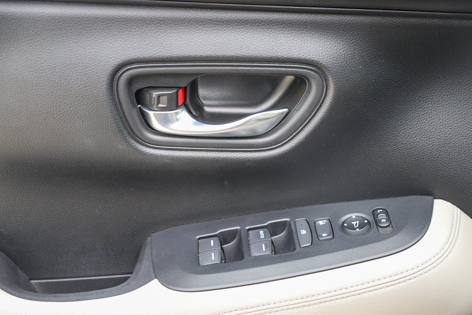 Used 2024 Honda HR-V LX image 21