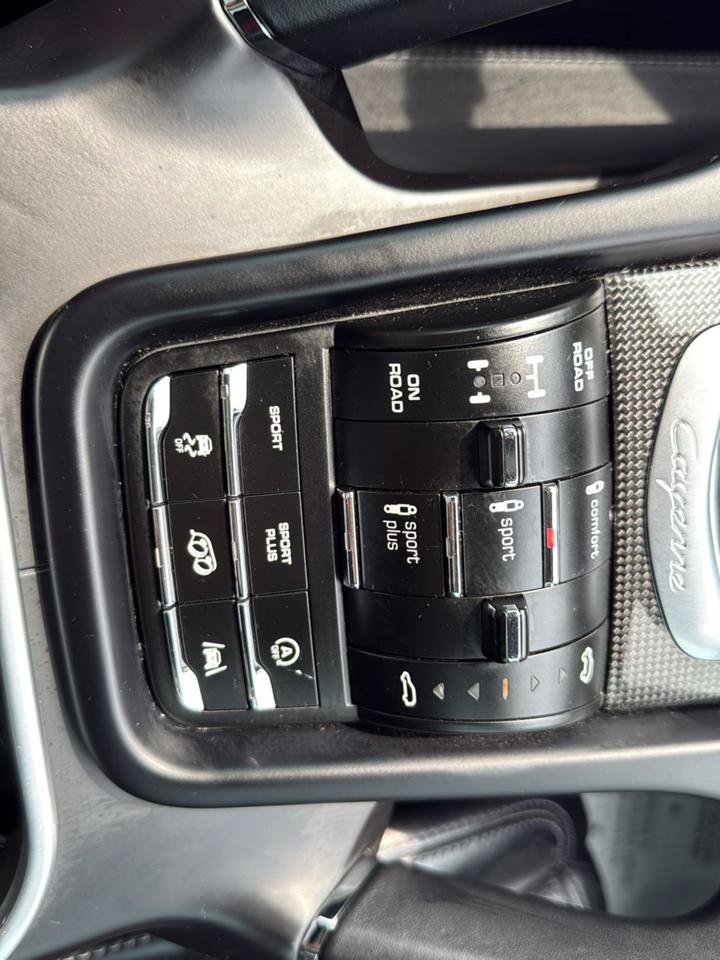 Used 2017 Porsche Cayenne GTS AWD/4WD image 26