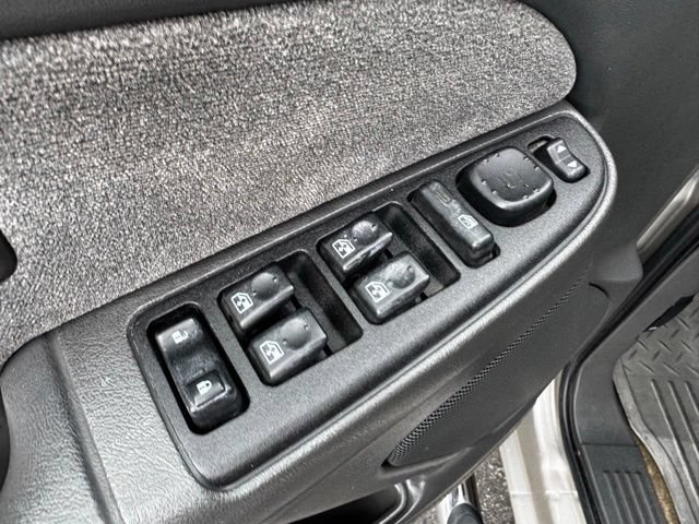 Used 2003 Chevrolet Silverado 2500 LS w/ Skid Plate Package AWD/4WD image 12
