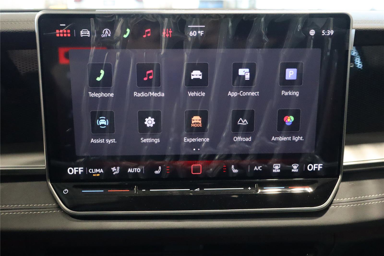 New 2026 Volkswagen Tiguan SE R-Line image 18