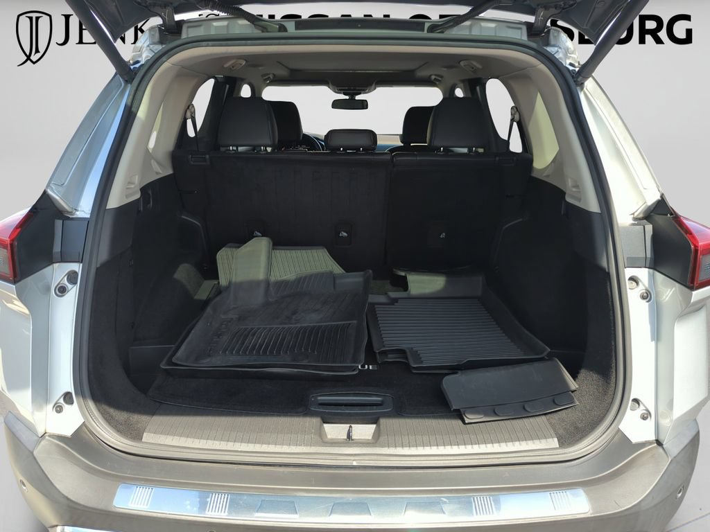 Certified 2021 Nissan Rogue Platinum FWD image 18