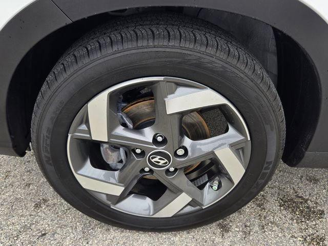 Certified 2025 Hyundai Venue Limited FWD image 5