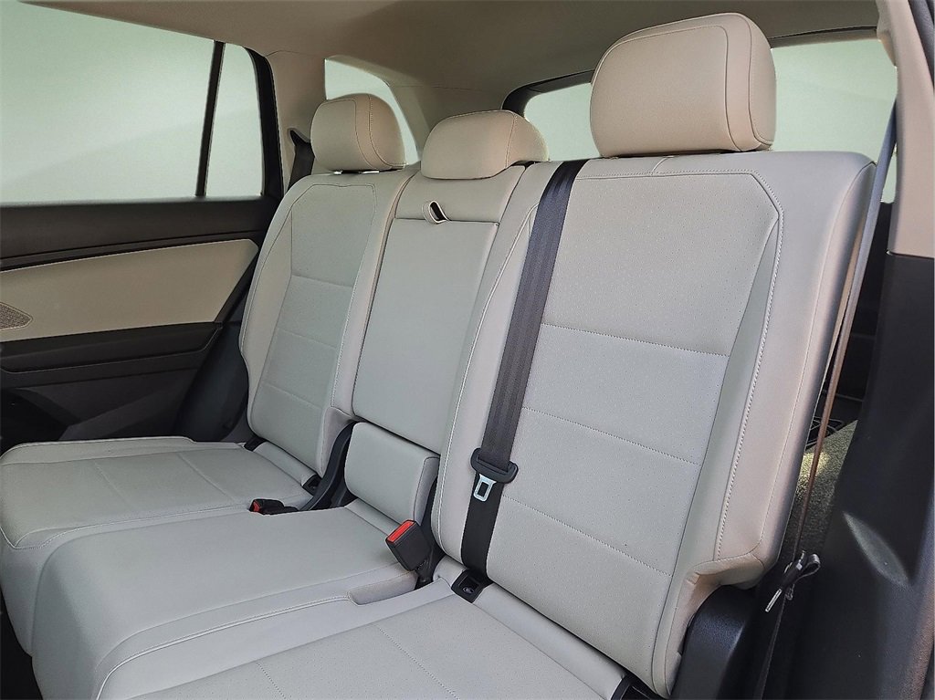 Used 2018 Volkswagen Tiguan SEL image 11