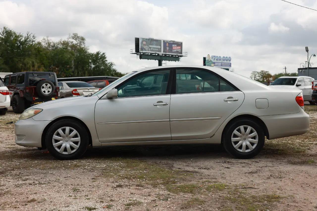 Used 2005 Toyota Camry SE FWD image 3