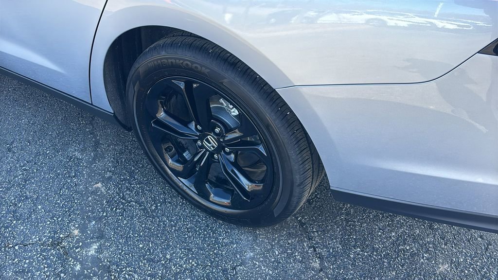 Used 2025 Honda Accord SE image 9