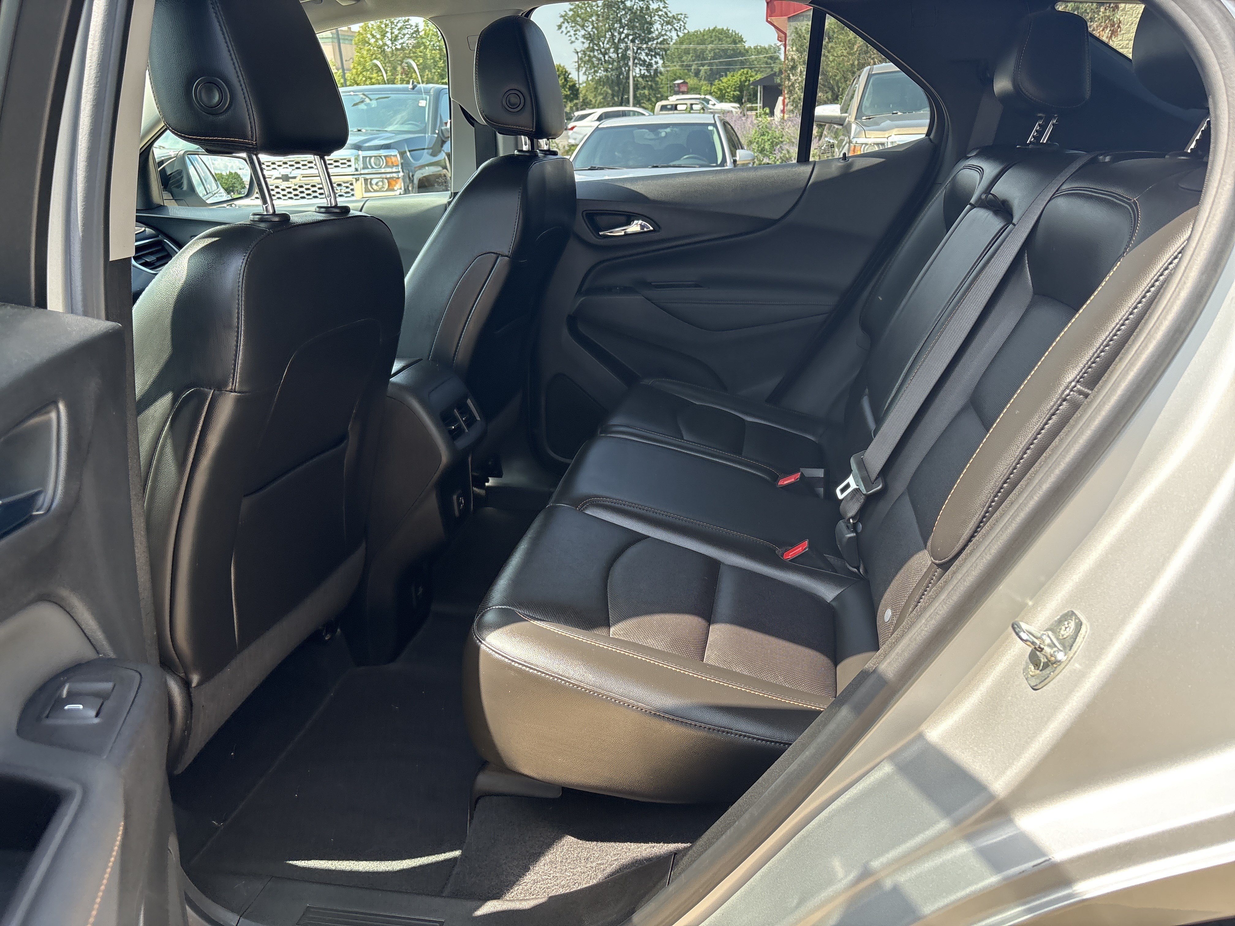 Used 2021 Chevrolet Equinox Premier w/ Redline Edition FWD image 13