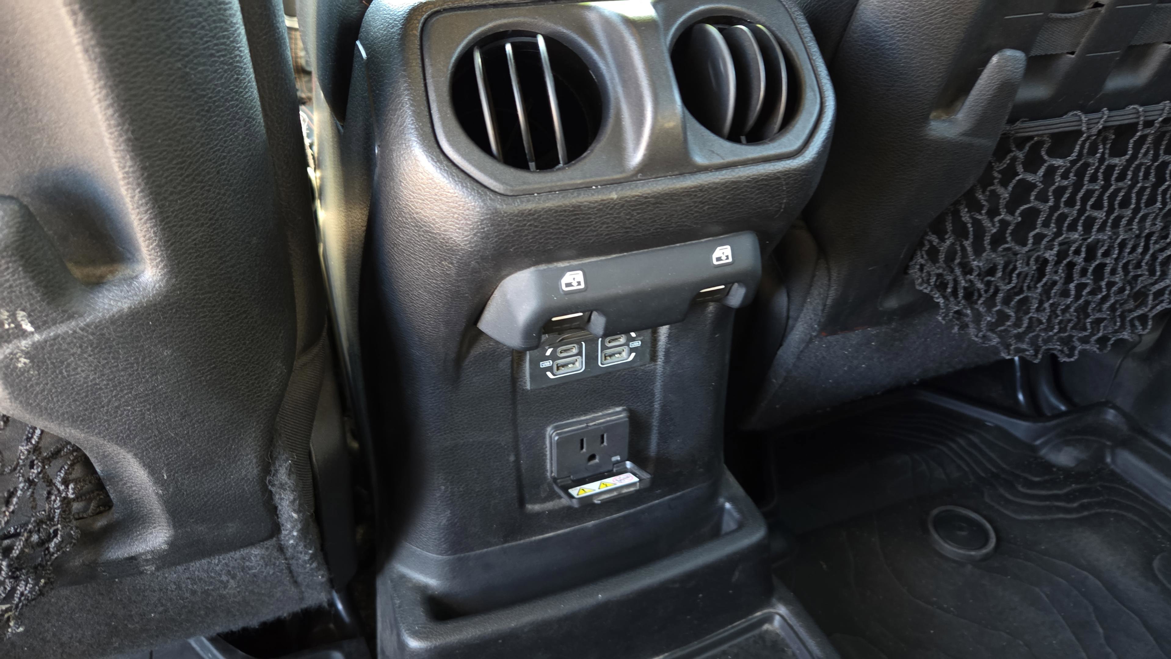 Used 2021 Jeep Wrangler Unlimited Rubicon w/ Dual Top Group image 29