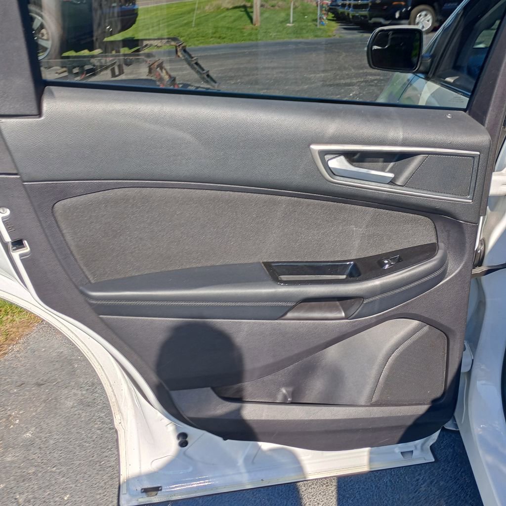 Used 2018 Ford Edge SEL image 15