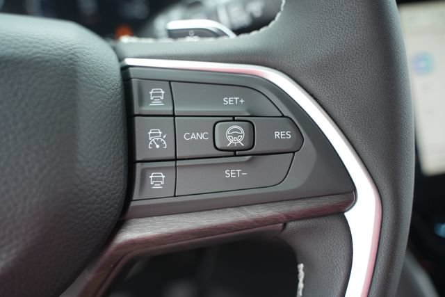 New 2026 Jeep Grand Cherokee L Limited w/ Limited Altitude Package AWD/4WD image 33