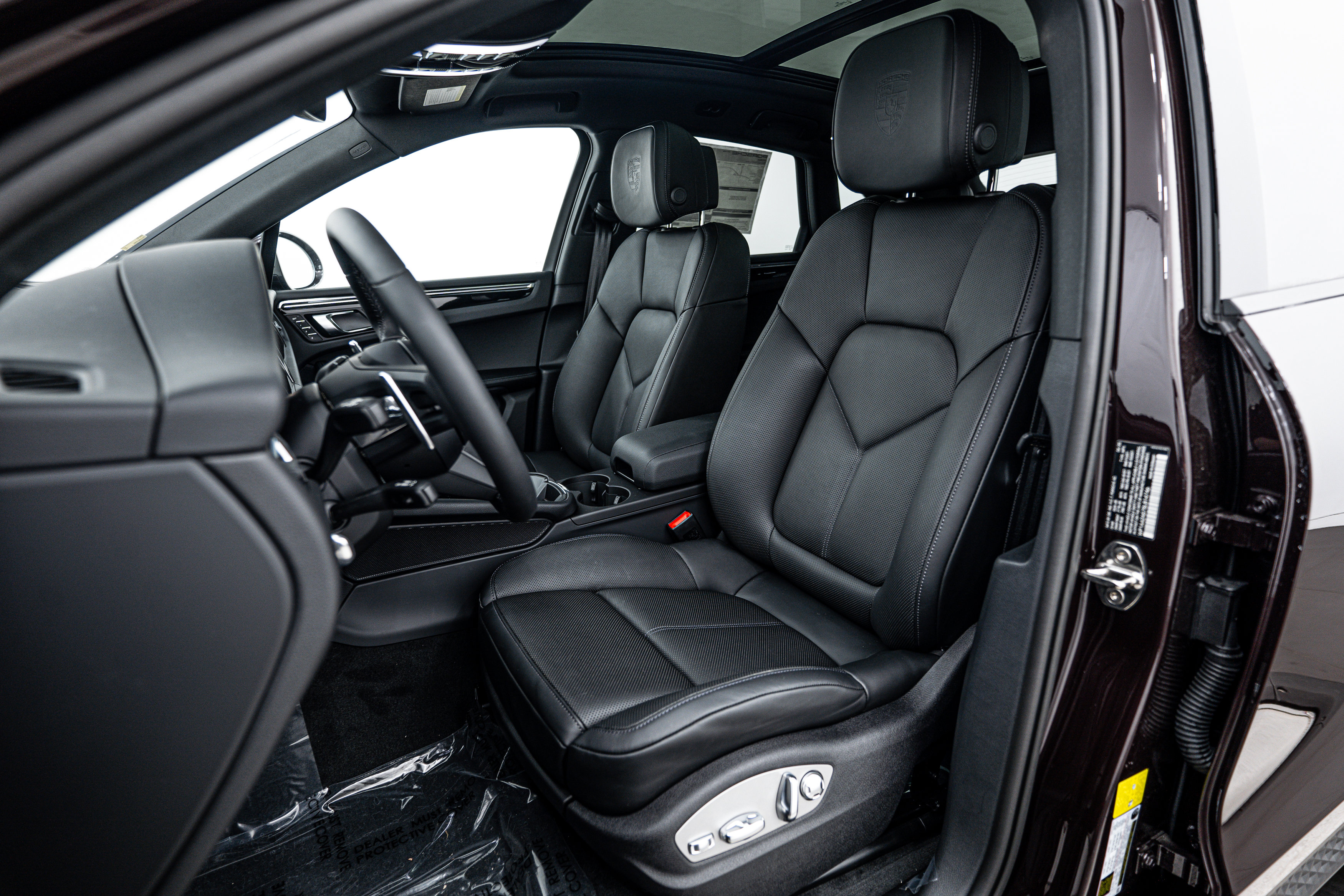 New 2025 Porsche Macan image 5