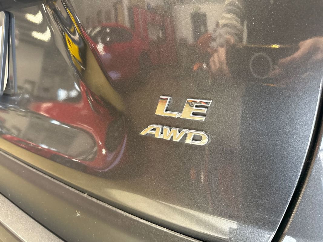 Used 2021 Toyota RAV4 LE AWD/4WD image 74