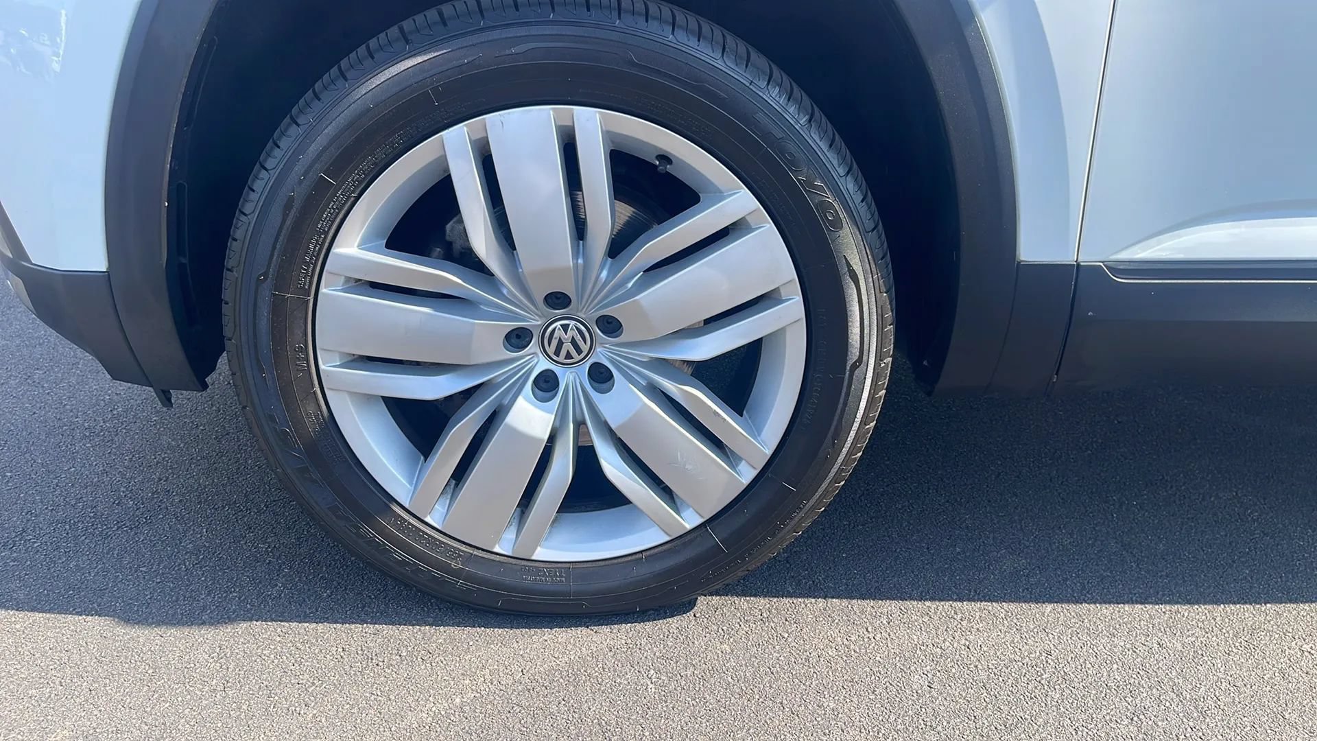 Used 2019 Volkswagen Atlas SE w/ Panoramic Sunroof Package FWD image 10