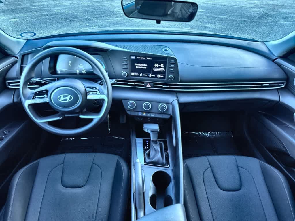 Used 2026 Hyundai Elantra SE FWD image 24