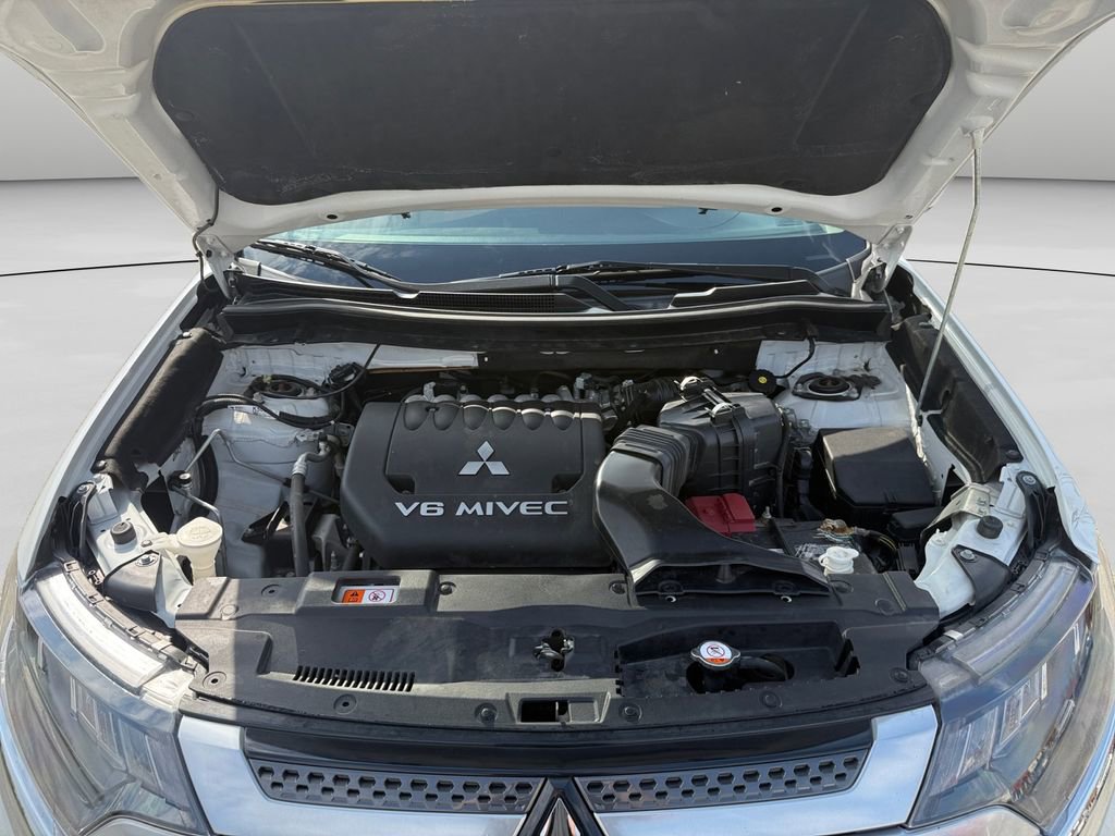 Used 2019 Mitsubishi Outlander GT AWD/4WD image 22