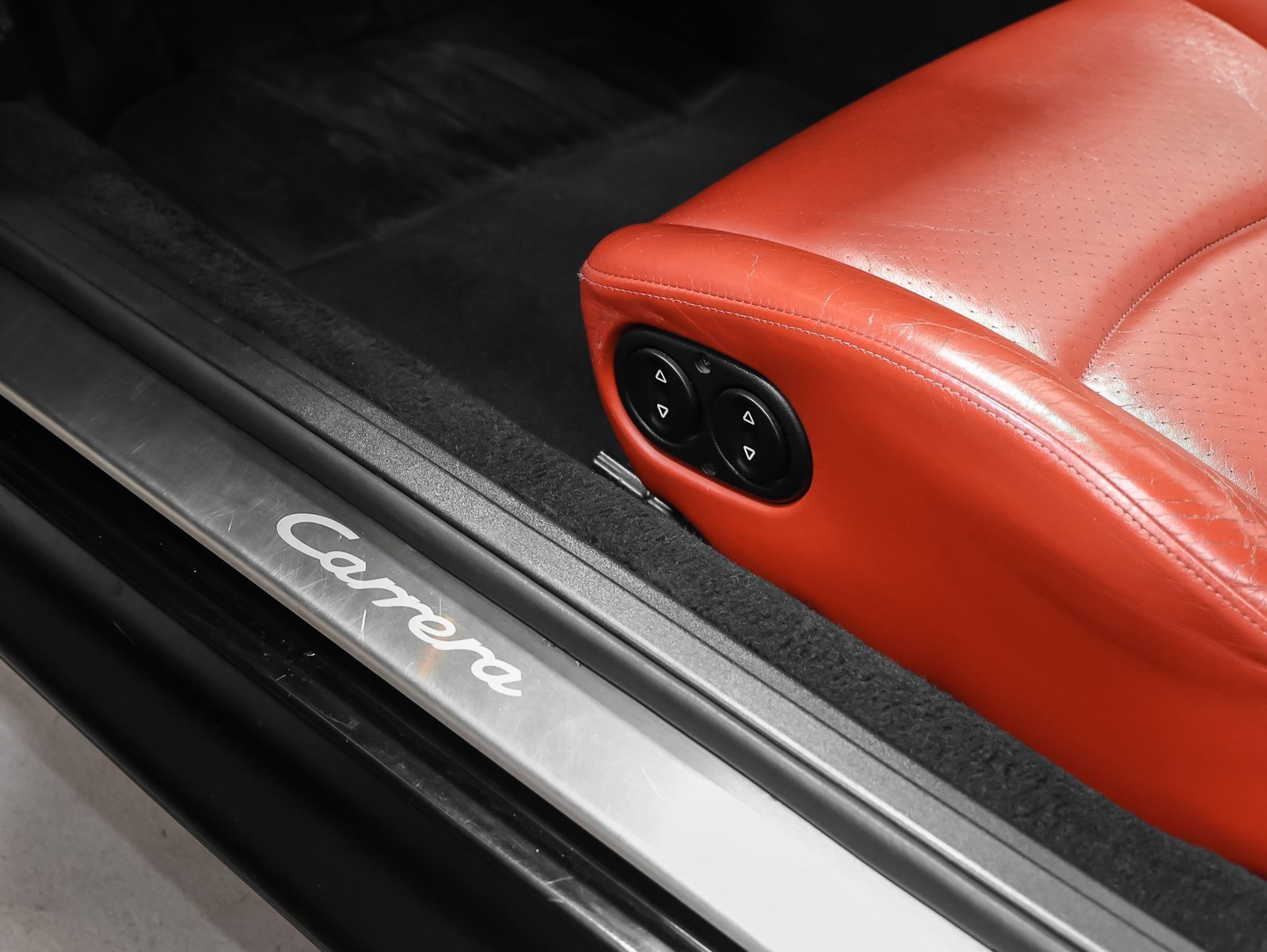 Used 1998 Porsche 911 Carrera S image 40