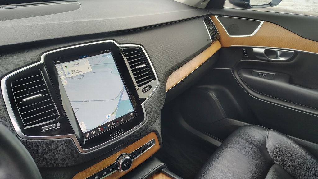 Certified 2023 Volvo XC90 B5 Plus w/ Protection Package Premier image 24