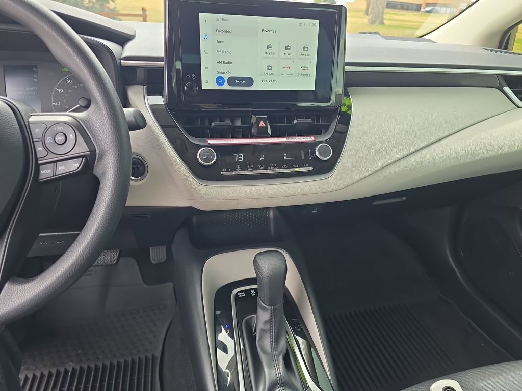 Used 2025 Toyota Corolla LE AWD/4WD image 19