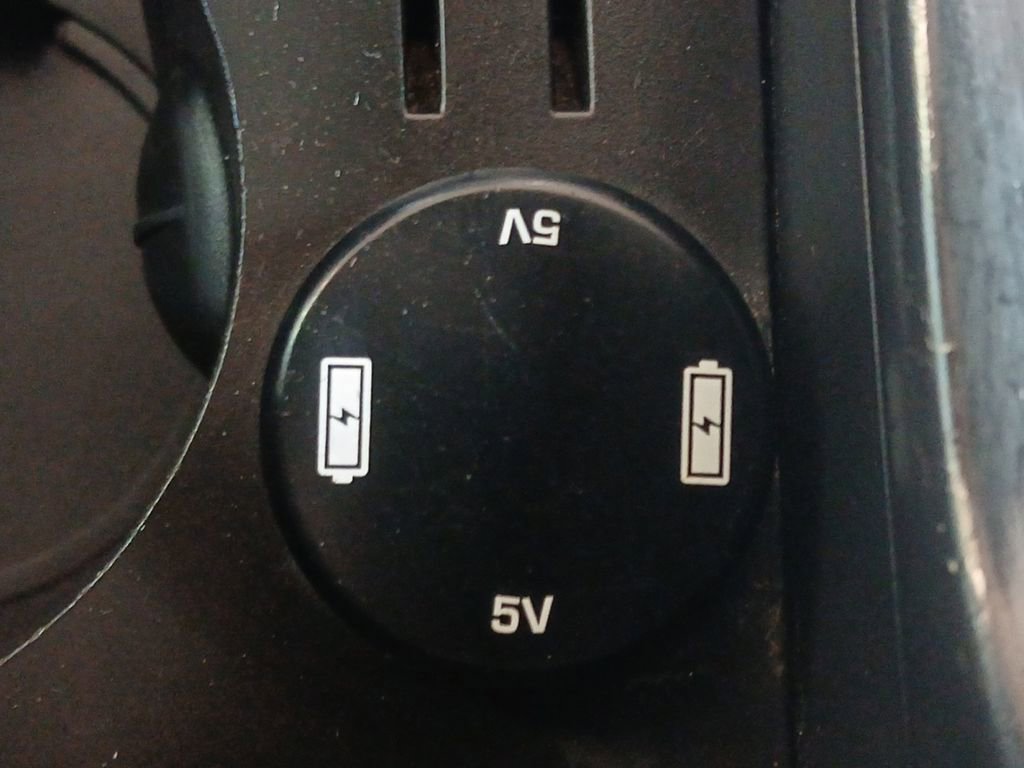 Used 2019 Land Rover Discovery Sport HSE AWD/4WD image 6