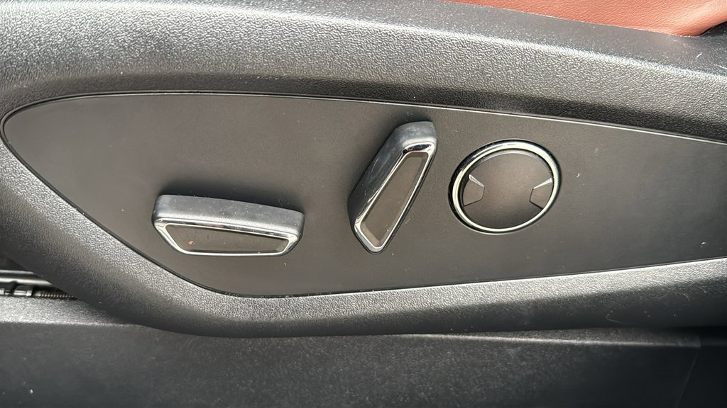 Used 2017 Lincoln MKX Reserve image 13