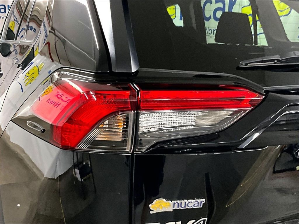 Certified 2023 Toyota RAV4 LE AWD/4WD image 32