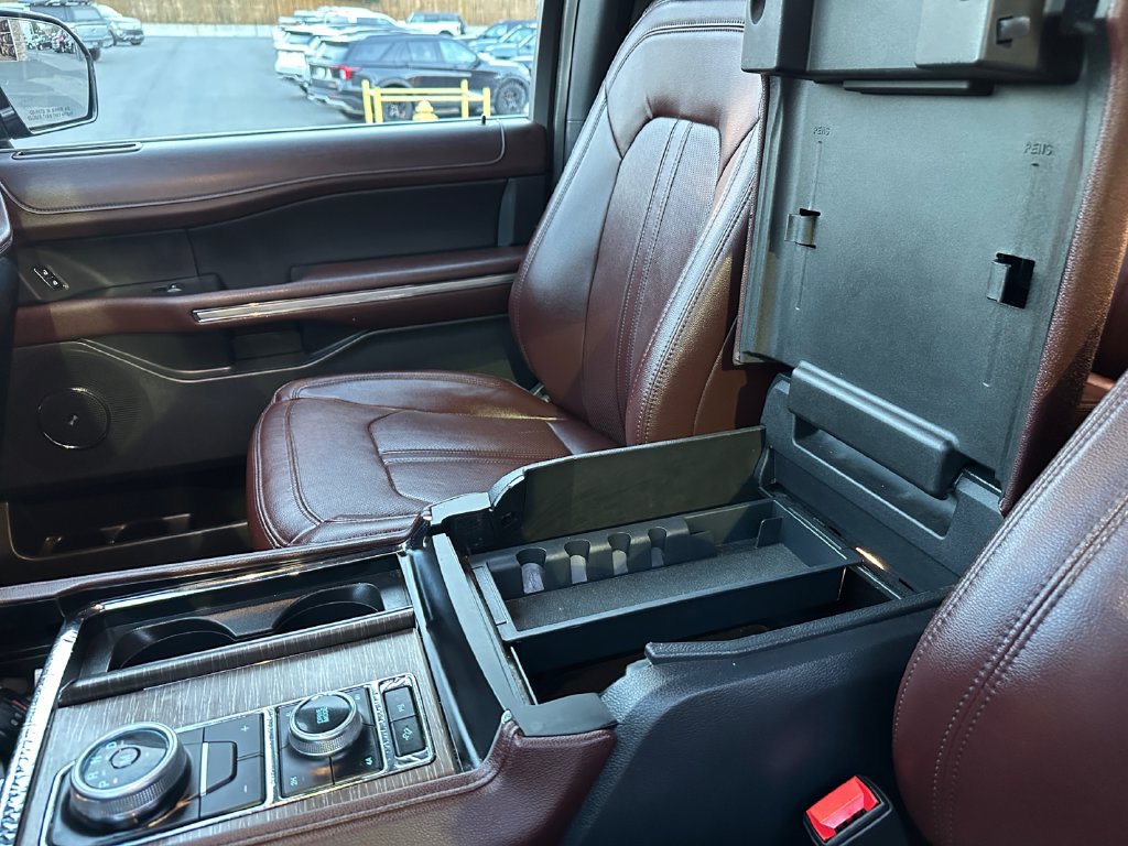Used 2023 Ford Expedition Limited AWD/4WD image 28