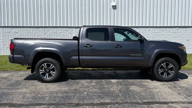 Used 2018 Toyota Tacoma TRD Sport AWD/4WD image 15