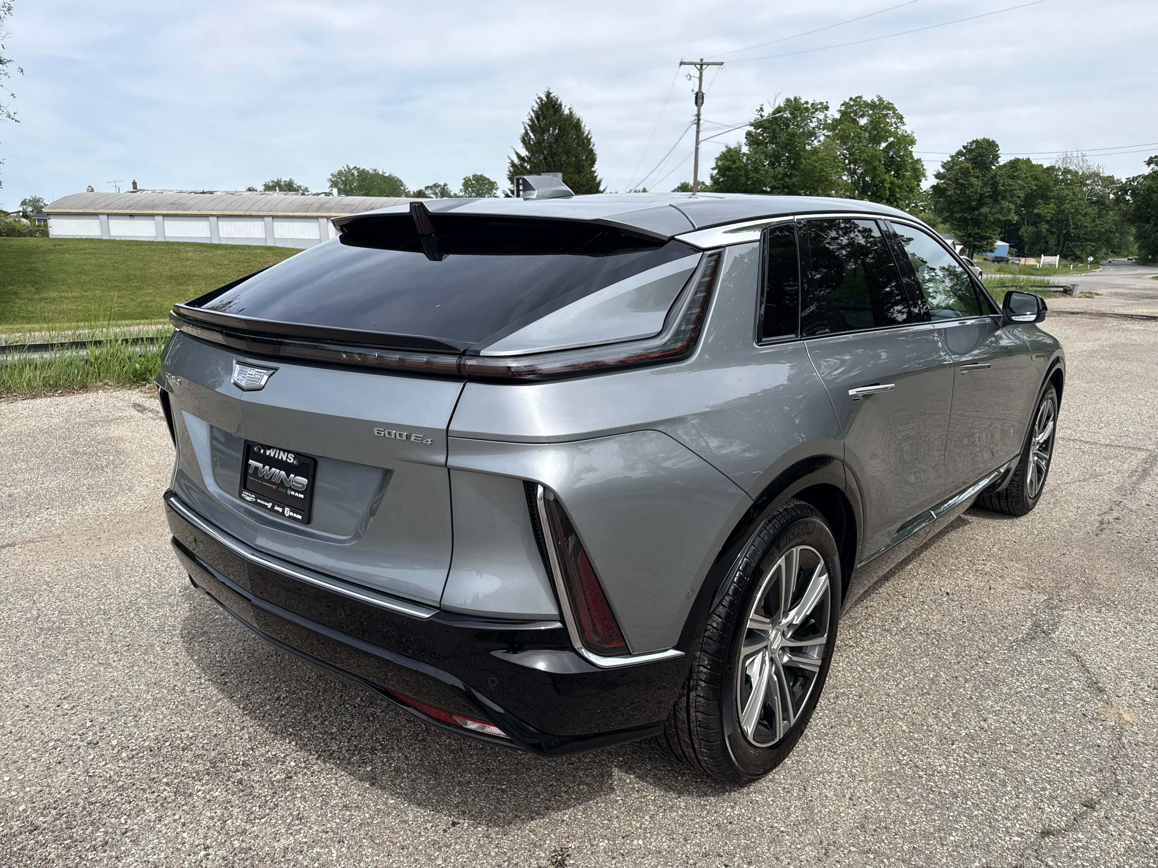 Used 2024 Cadillac Lyriq Luxury w/ LPO, Floor Liner Package AWD/4WD image 6