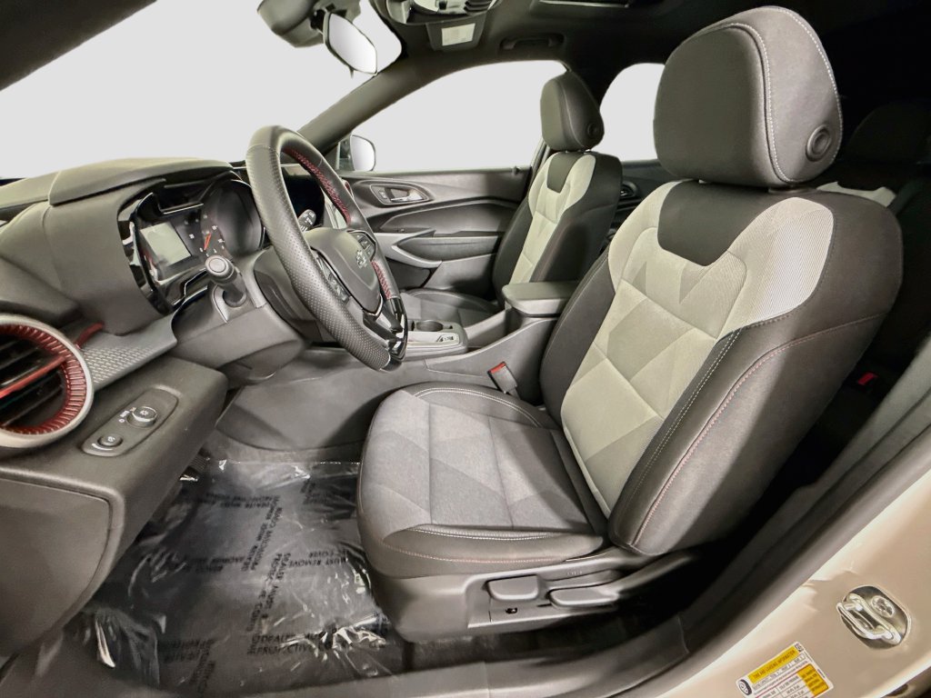 Used 2026 Chevrolet Trax RS w/ Sunroof Package FWD image 20