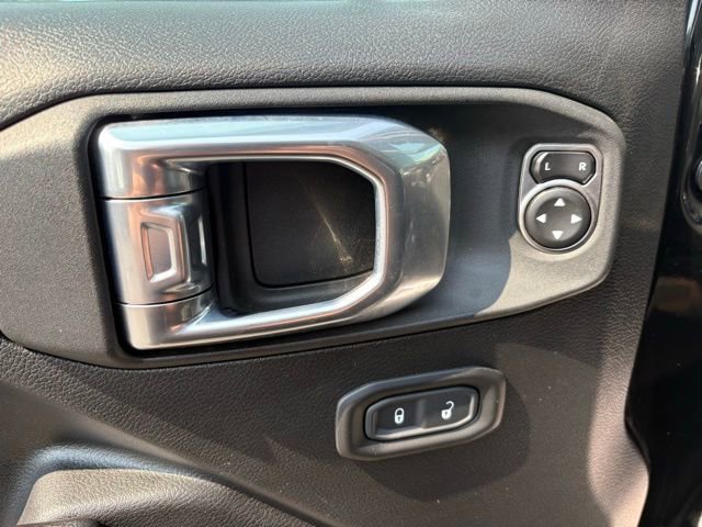 Used 2021 Jeep Gladiator Mojave w/ Cold Weather Group AWD/4WD image 16