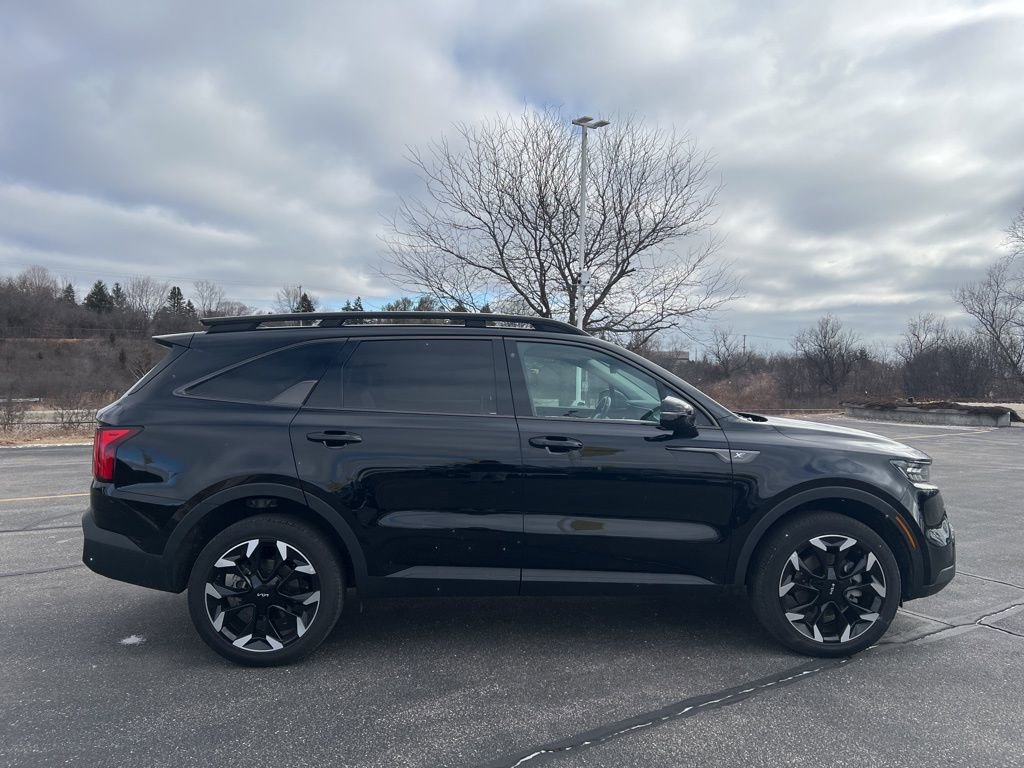 Used 2023 Kia Sorento SX Prestige image 3