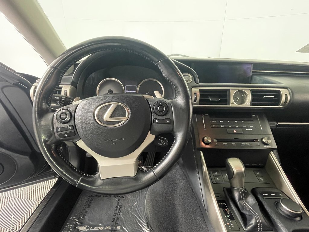 Used 2016 Lexus IS 300 AWD image 15