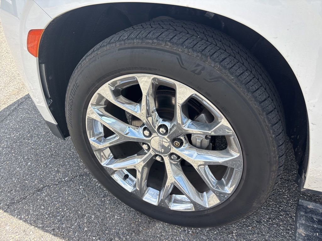 Used 2021 GMC Yukon Denali w/ Denali Ultimate Package AWD/4WD image 12