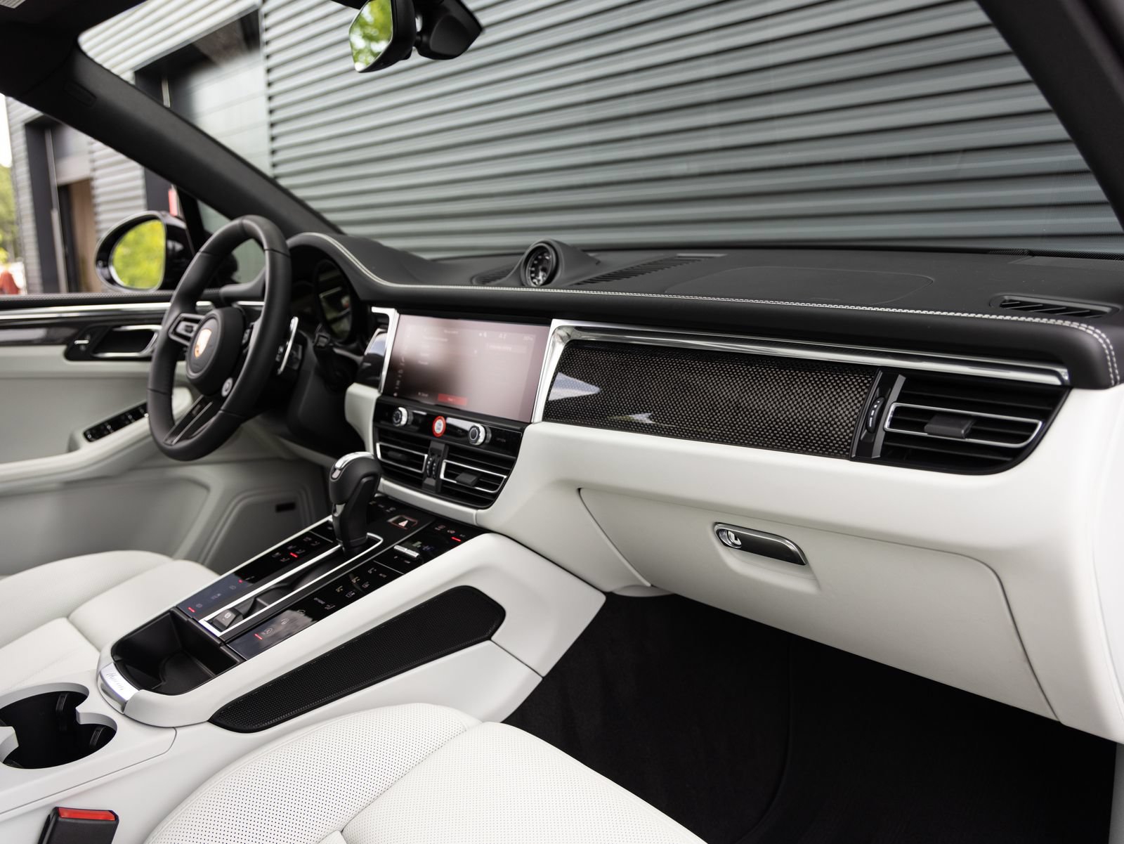 New 2026 Porsche Macan GTS AWD/4WD image 35