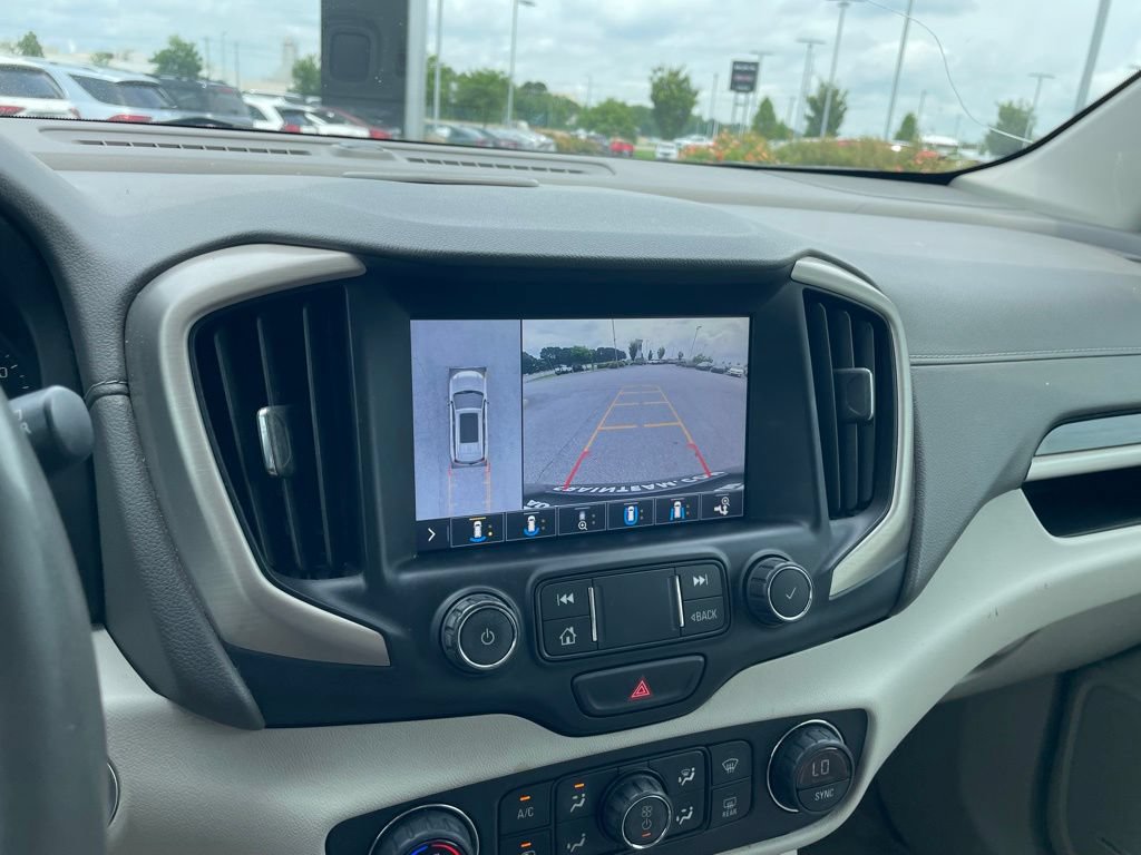 Used 2020 GMC Terrain Denali w/ Denali Premium Package AWD/4WD image 17