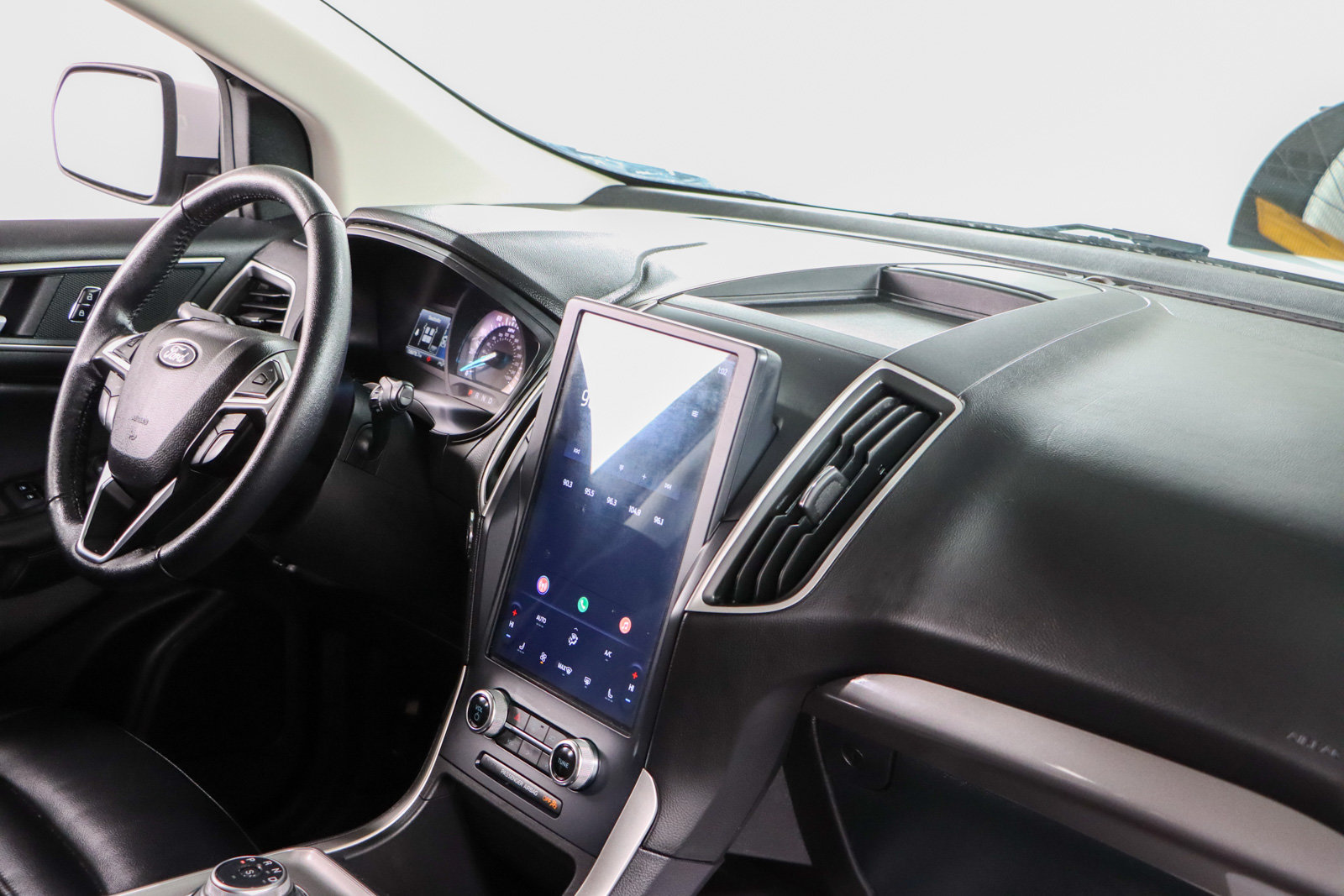 Used 2023 Ford Edge SEL AWD/4WD image 25