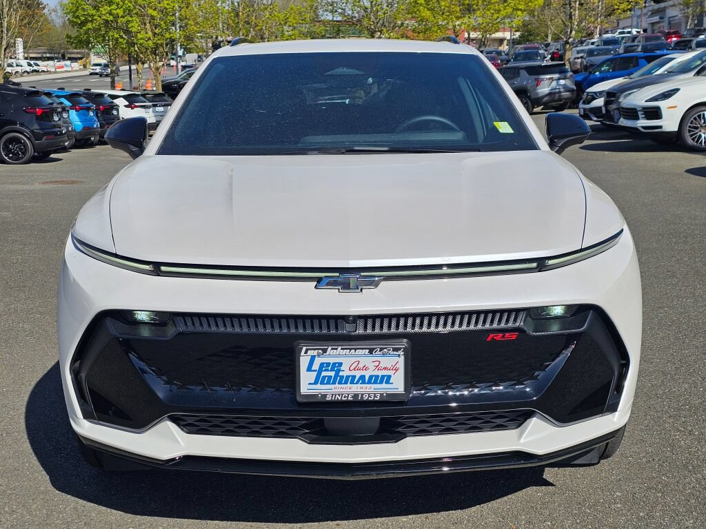 Used 2025 Chevrolet Equinox EV RS FWD image 2