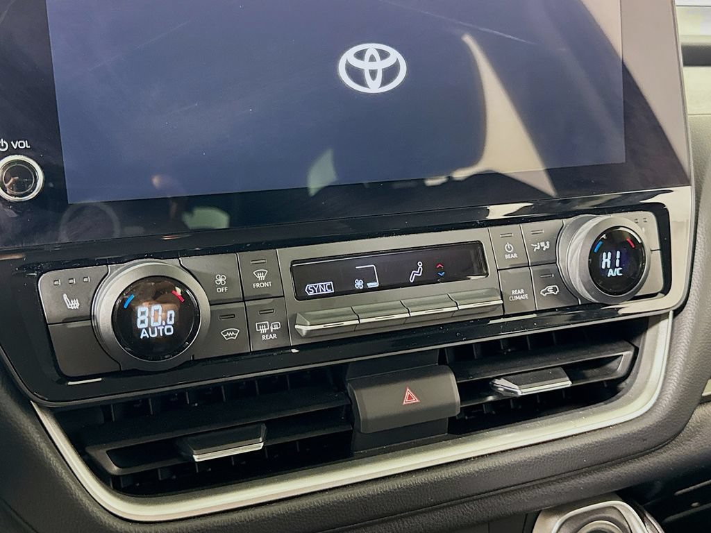 Used 2025 Toyota Grand Highlander FWD image 18
