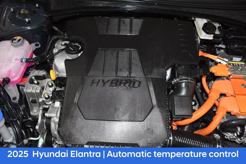 Used 2025 Hyundai Elantra Limited FWD image 8