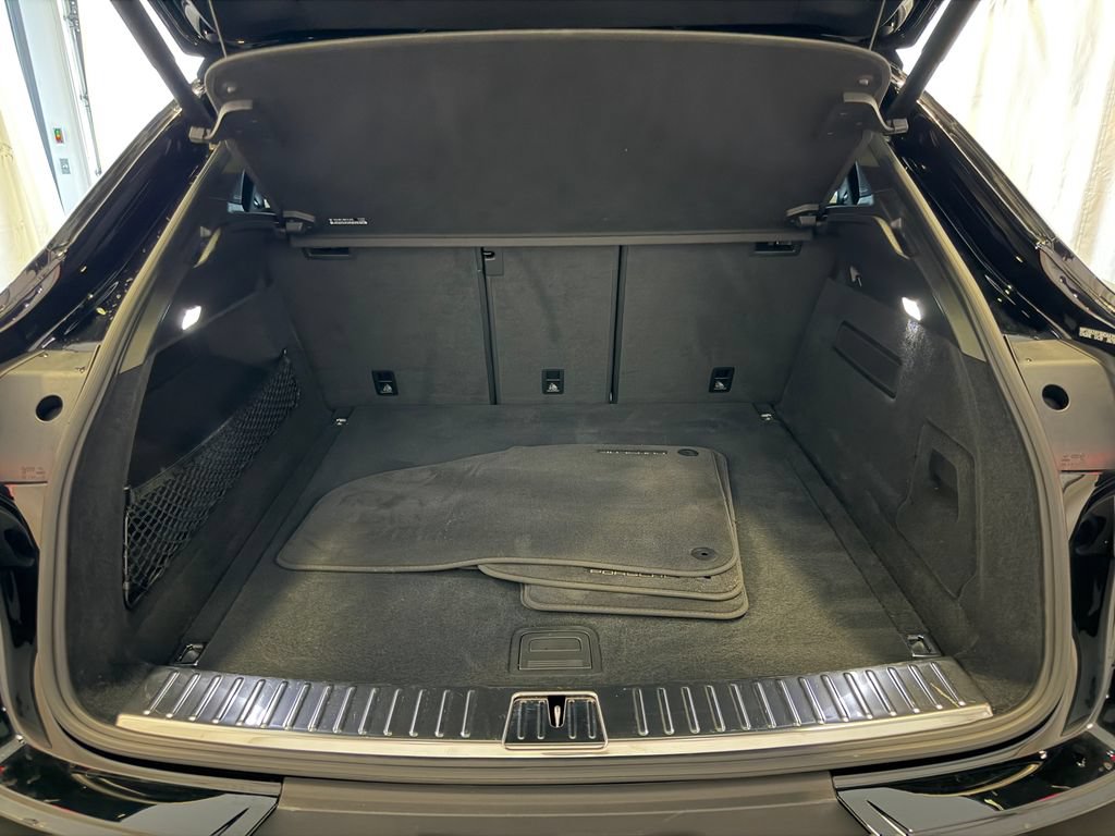 Certified 2021 Porsche Cayenne Coupe AWD/4WD image 28