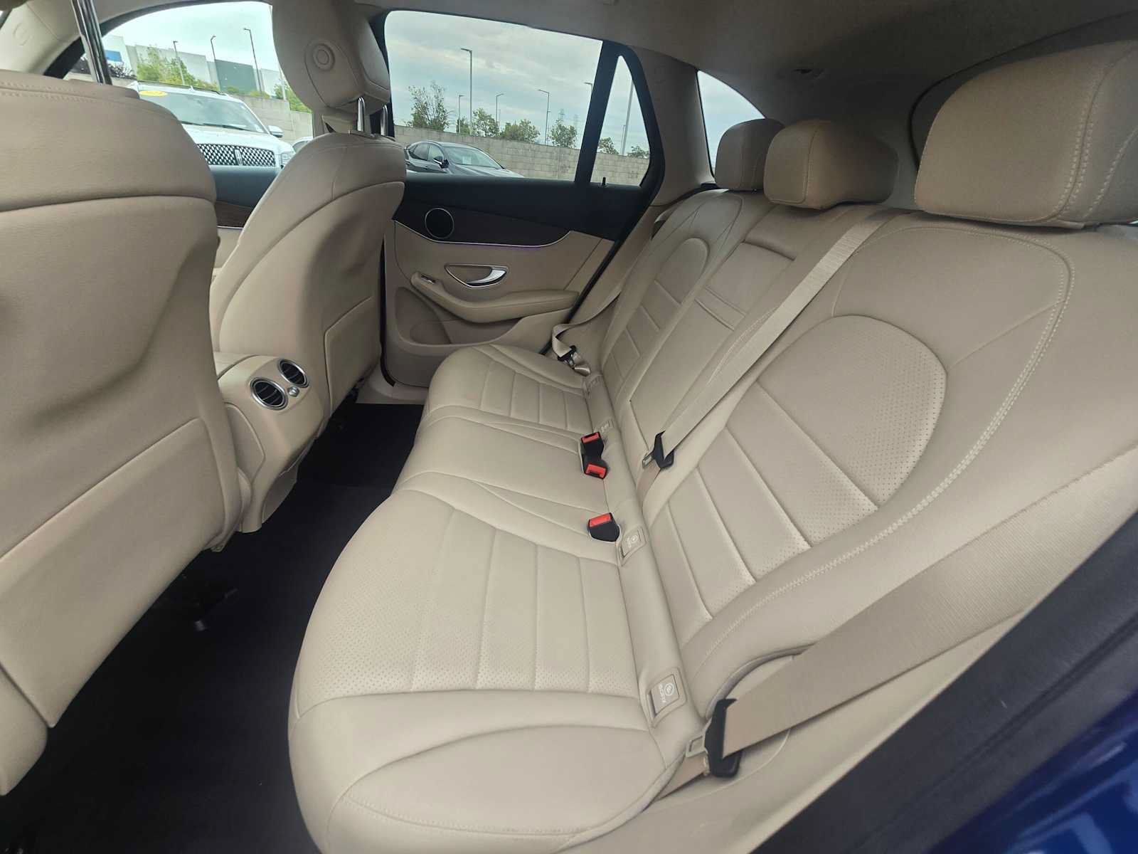 Used 2021 Mercedes-Benz GLC 300 4MATIC image 17