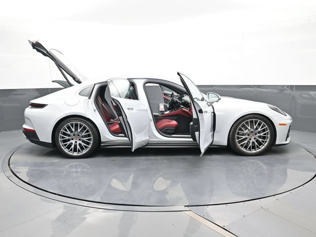 Certified 2025 Porsche Panamera 4 E-Hybrid AWD/4WD image 34